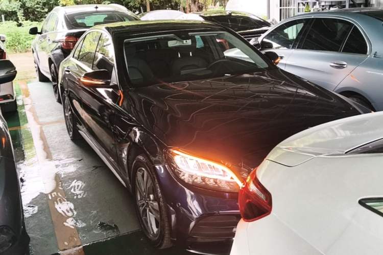 Used Mercedes-Benz C-Class 2020 C 200 L Fashion Edition Sport Version Front Right 45 Deg