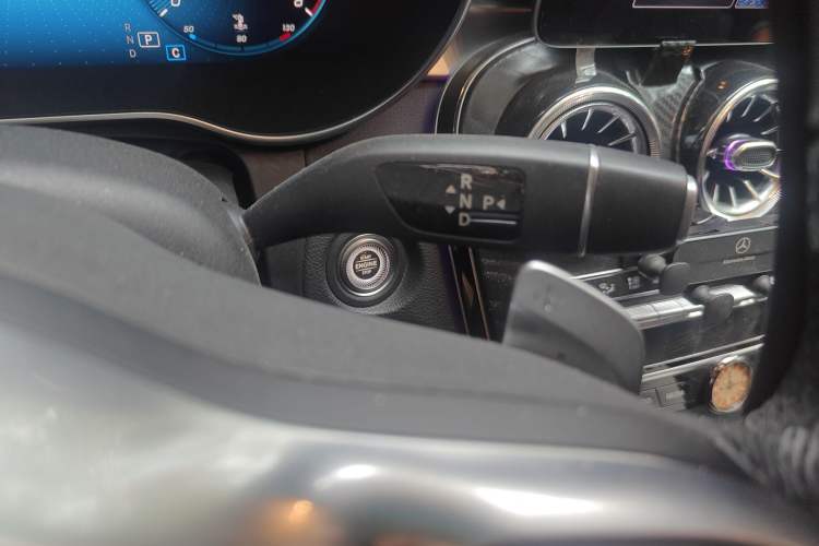Used Mercedes-Benz C-Class 2020 C 200 L Fashion Edition Sport Version Gear Lever