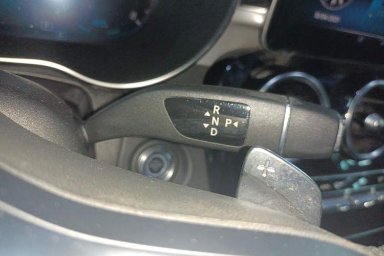 Used Mercedes-Benz C-Class 2020 C 260 Sport Edition Gear Lever