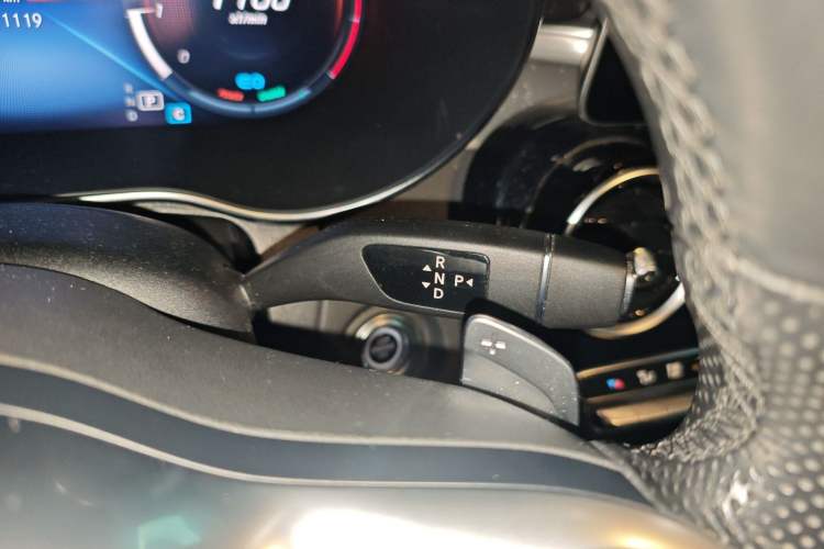 Used Mercedes-Benz C-Class 2020 C 260 Sport Edition Gear Lever
