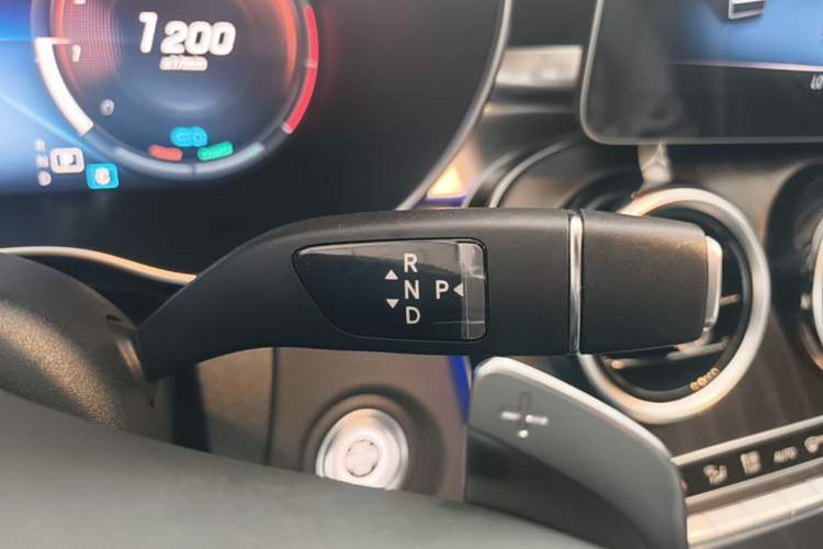 Used Mercedes-Benz C-Class 2020 Restyled C 260 L Sport Edition Gear Lever