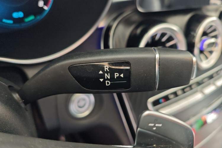 Used Mercedes-Benz C-Class 2020 Restyled C 260 L Sport Edition Gear Lever