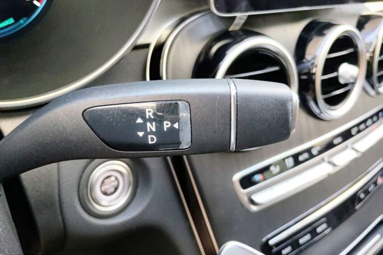 Used Mercedes-Benz C-Class 2020 Restyled C 260 L Sport Edition Gear Lever