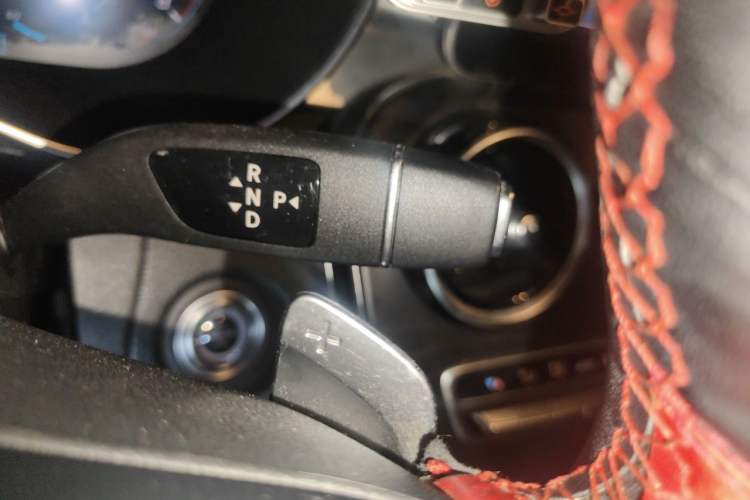 Used Mercedes-Benz C-Class 2020 C 200 L Fashion Edition Sport Version Gear Lever