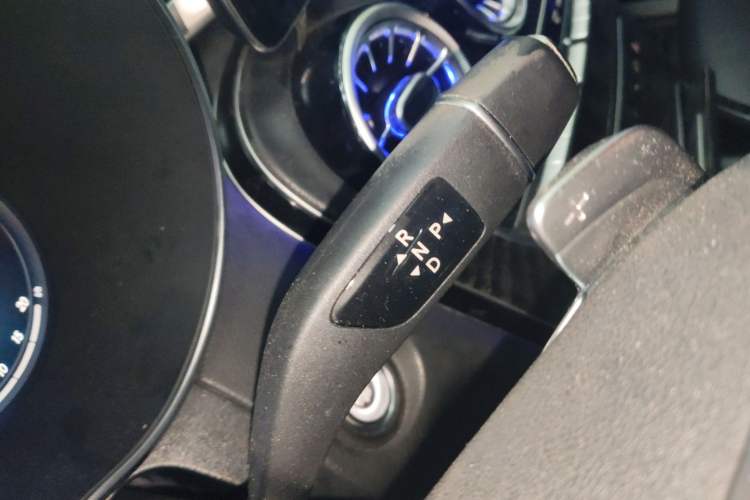 Used Mercedes-Benz C-Class 2020 C 260 L Sport Edition Gear Lever