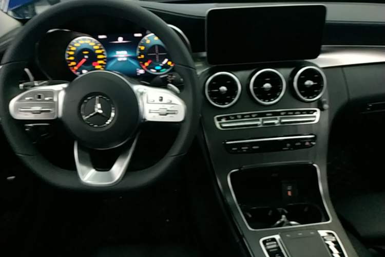 Used Mercedes-Benz C-Class 2020 Restyled C 260 L Sport Edition Gear Lever