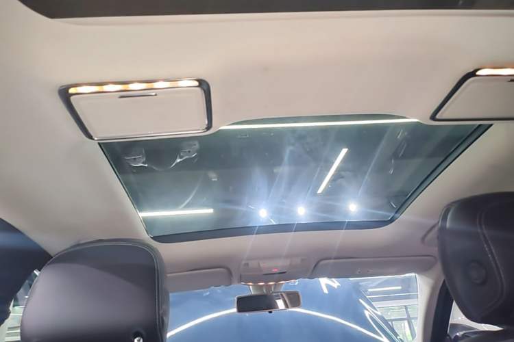 Used Mercedes-Benz C-Class 2020 C 260 L Sport Edition Headliner