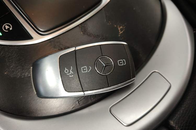 Used Mercedes-Benz C-Class 2020 C 260 L Sport Edition Interior 1
