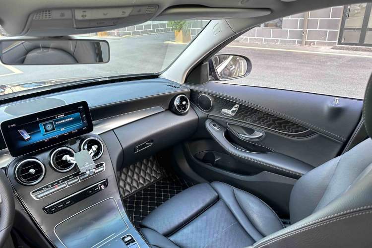 Used Mercedes-Benz C-Class 2020 C 200 L Fashion Edition Sport Version Interior 10
