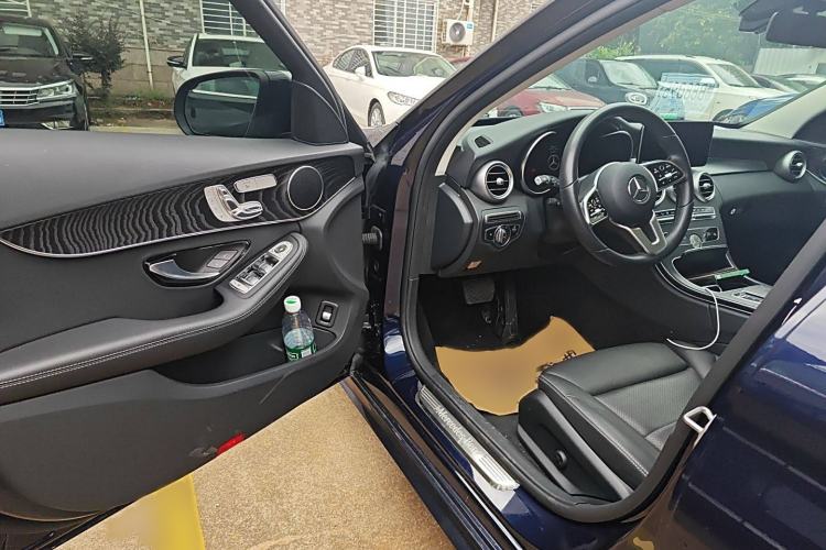 Used Mercedes-Benz C-Class 2020 Facelifted C 260 Estate Interior 3