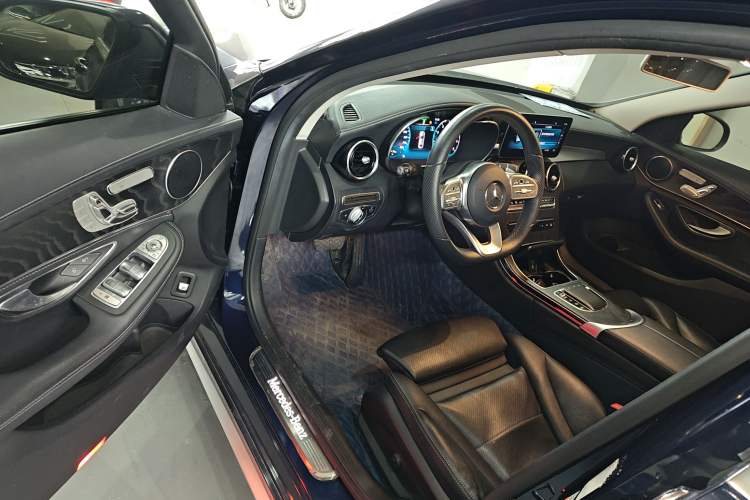 Used Mercedes-Benz C-Class 2020 C 260 L Sport Edition Interior 3