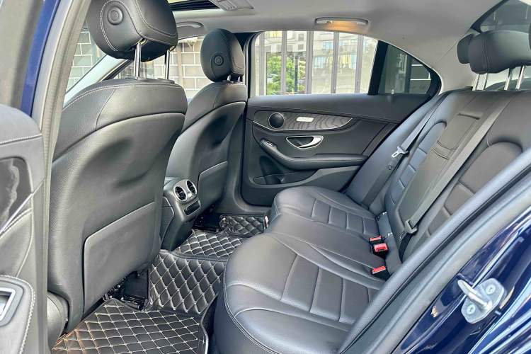 Used Mercedes-Benz C-Class 2020 C 200 L Fashion Edition Sport Version Interior 3