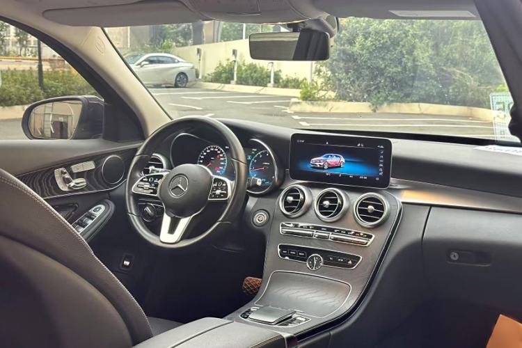 Used Mercedes-Benz C-Class 2020 Facelifted C 260 Estate Interior 7