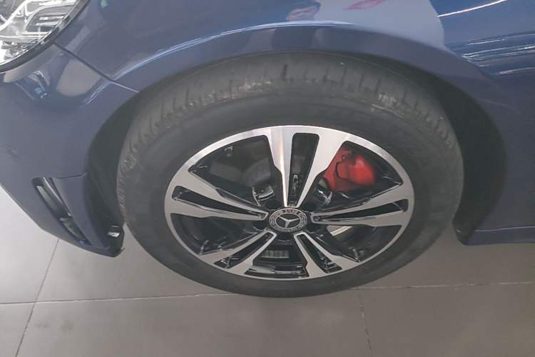 Used Mercedes-Benz C-Class 2020 Restyled C 200 L Fashion Edition Sport Version Left Front Wheel Hub