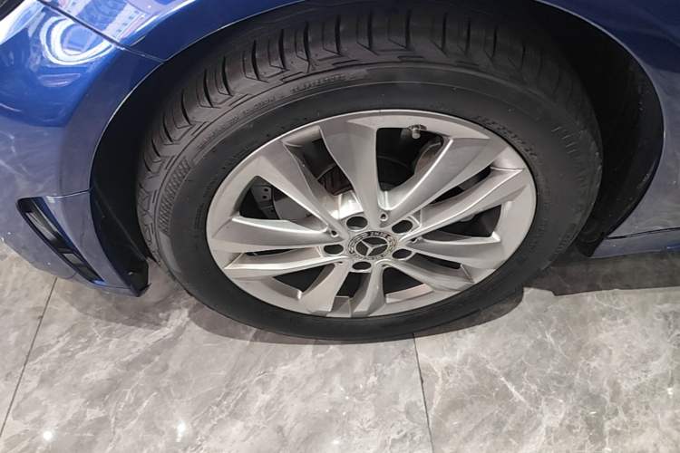 Used Mercedes-Benz C-Class 2020 Restyled C 200 Estate Left Front Wheel Hub