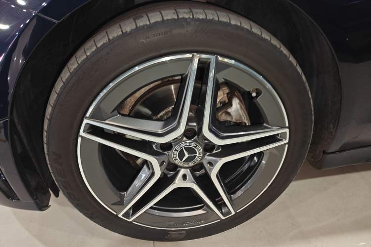 Used Mercedes-Benz C-Class 2020 Facelifted C 260 Estate Left Front Wheel Hub