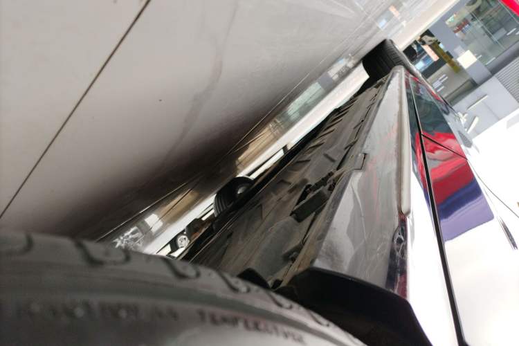 Used Mercedes-Benz C-Class 2020 C 260 L Sport Edition Left Side Sill