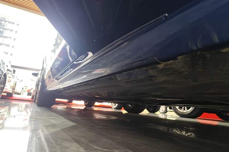 Used Mercedes-Benz C-Class 2020 Restyled C 200 Estate Left Side Sill