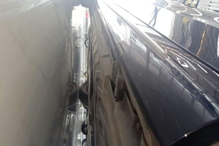 Used Mercedes-Benz C-Class 2020 Restyled C 200 L Fashion Edition Sport Version Left Side Sill