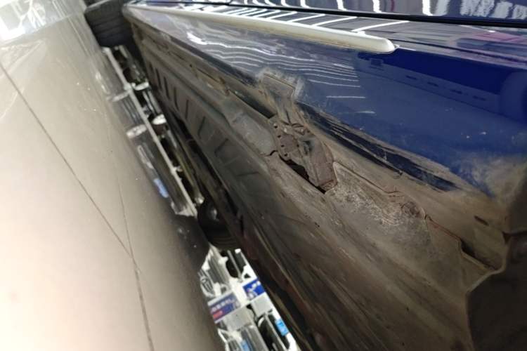 Used Mercedes-Benz C-Class 2020 C 260 L Sport Edition Left Side Sill