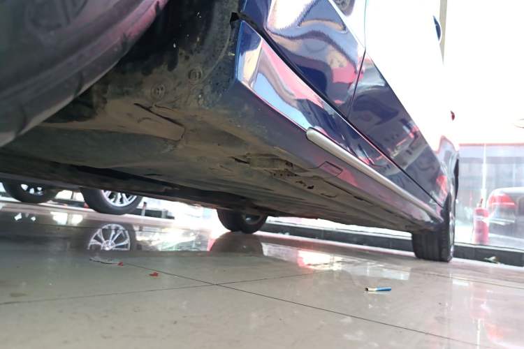 Used Mercedes-Benz C-Class 2020 C 260 L Sport Edition Left Side Sill