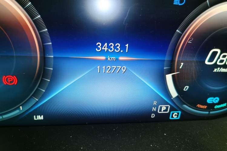 Used Mercedes-Benz C-Class 2020 C 260 L Sport Edition Odometer Close Up