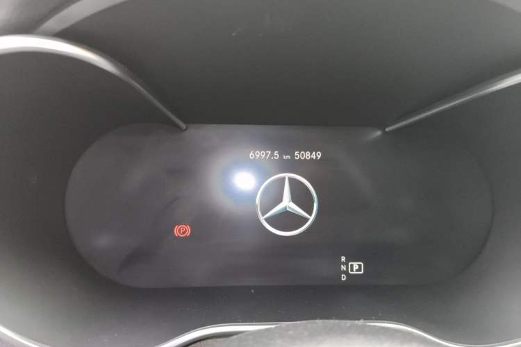 Used Mercedes-Benz C-Class 2020 Restyled C 260 L Sport Edition Odometer Close Up