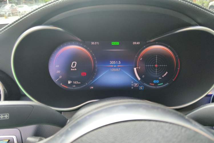 Used Mercedes-Benz C-Class 2020 Restyled C 260 L Sport Edition Odometer Close Up