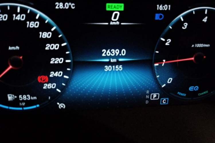 Used Mercedes-Benz C-Class 2020 C 260 L Sport Edition Odometer Close Up