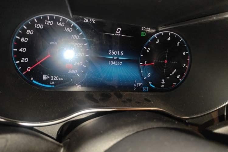 Used Mercedes-Benz C-Class 2020 C 200 L Fashion Edition Sport Version Odometer Close Up