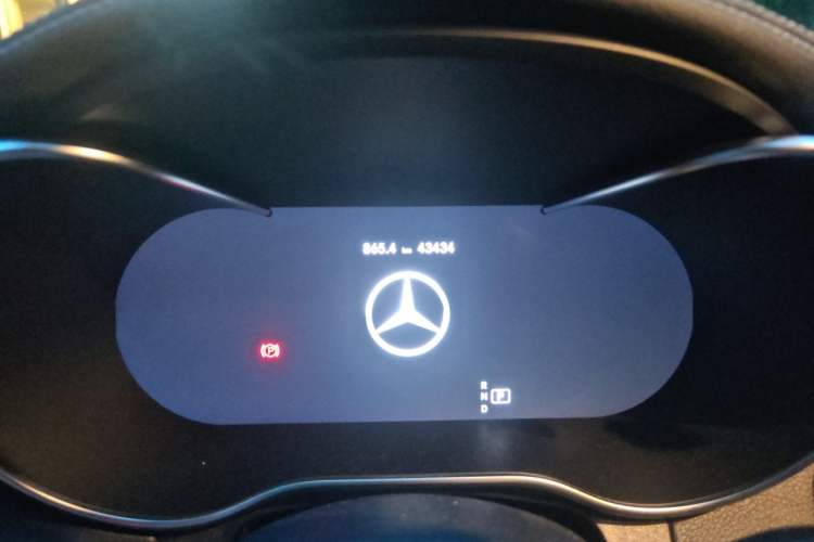 Used Mercedes-Benz C-Class 2020 C 200 L Fashion Edition Sport Version Odometer Close Up