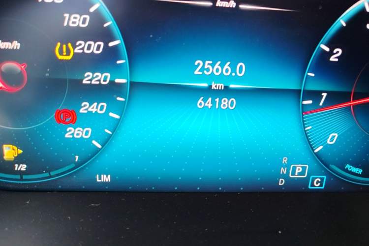 Used Mercedes-Benz C-Class 2020 C 260 L Sport Edition Odometer Close Up