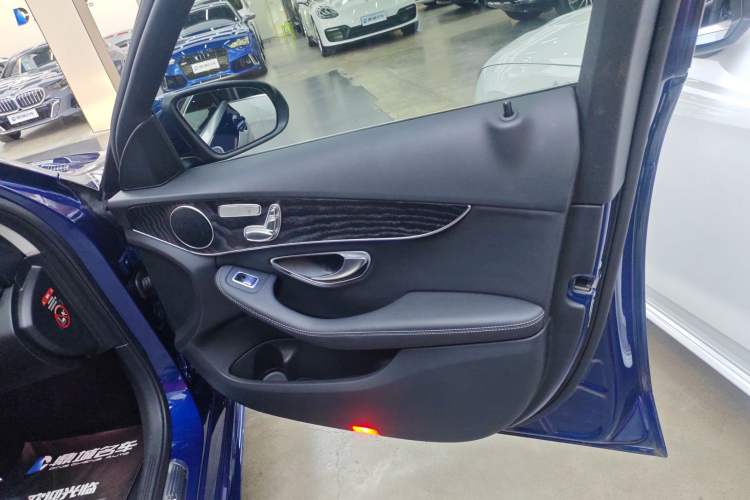Used Mercedes-Benz C-Class 2020 C 260 Estate Right Front Door Interior