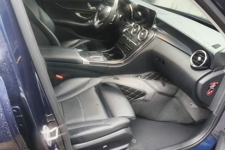 Used Mercedes-Benz C-Class 2020 C 200 L Fashion Edition Sport Version Right Front Seat