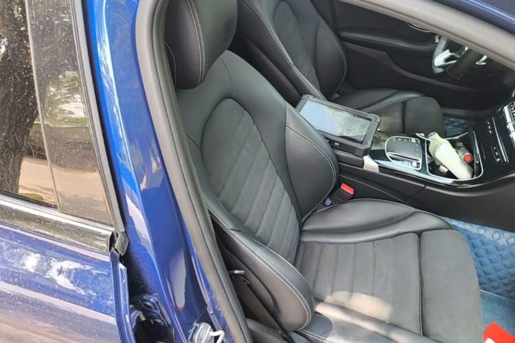 Used Mercedes-Benz C-Class 2020 C 260 Sport Edition Right Front Seat