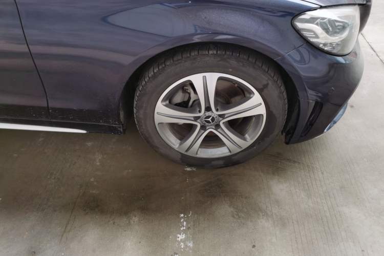 Used Mercedes-Benz C-Class 2020 C 260 L Sport Edition Right Front Wheel Hub