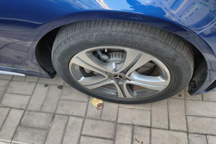 Used Mercedes-Benz C-Class 2020 C 260 L Sport Edition Right Front Wheel Hub