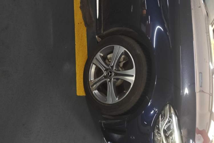 Used Mercedes-Benz C-Class 2020 Restyled C 260 L Sport Edition Right Front Wheel Hub