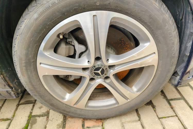Used Mercedes-Benz C-Class 2020 C 260 L Sport Edition Right Front Wheel Hub