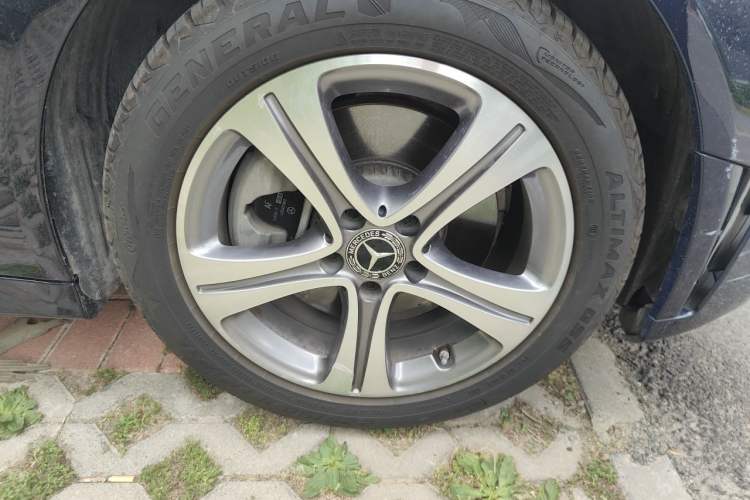Used Mercedes-Benz C-Class 2020 C 260 L Sport Edition Right Front Wheel Hub