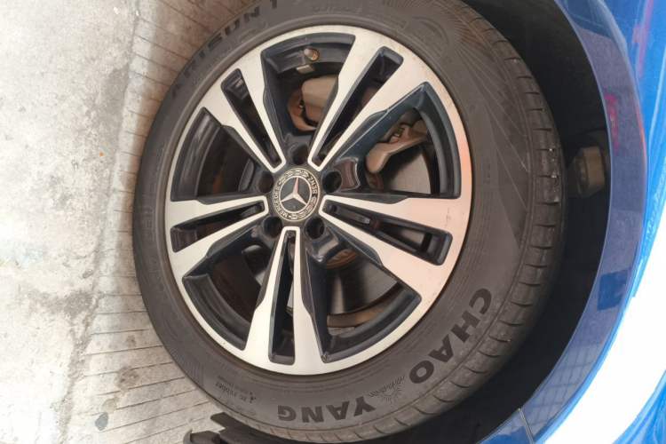 Used Mercedes-Benz C-Class 2020 C 260 Sport Edition Right Front Wheel Hub