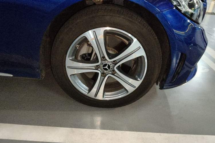 Used Mercedes-Benz C-Class 2020 C 260 L Sport Edition Right Front Wheel Hub