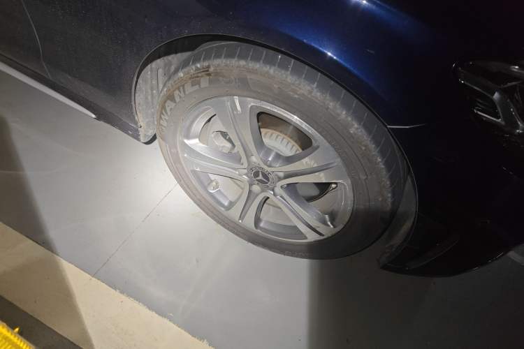 Used Mercedes-Benz C-Class 2020 C 260 L Sport Edition Right Front Wheel Hub
