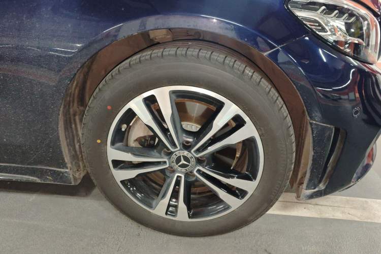 Used Mercedes-Benz C-Class 2020 C 260 Sport Edition Right Front Wheel Hub