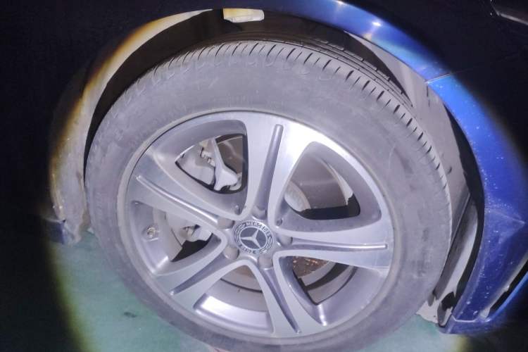 Used Mercedes-Benz C-Class 2020 C 260 L Sport Edition Right Front Wheel Hub