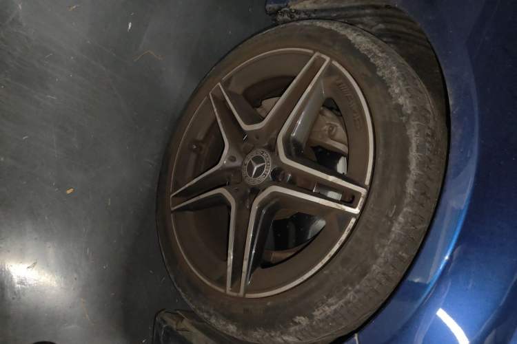 Used Mercedes-Benz C-Class 2020 C 260 Coupe Right Front Wheel Hub