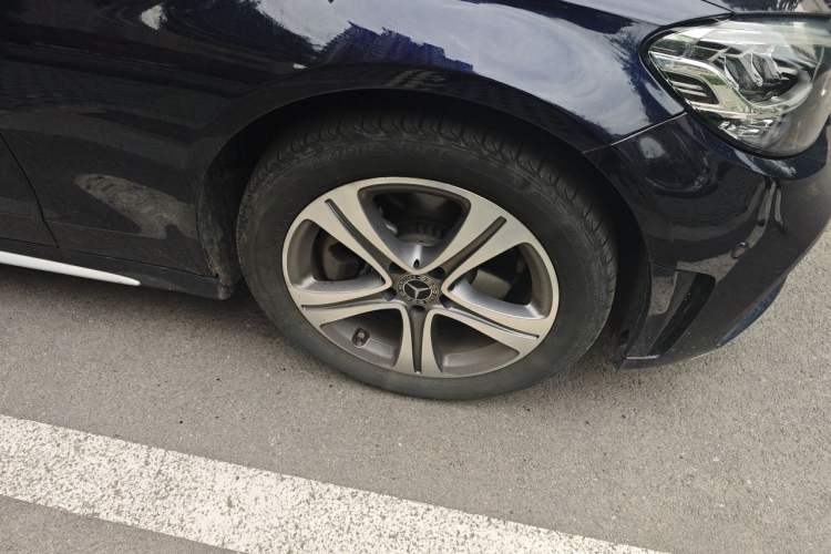 Used Mercedes-Benz C-Class 2020 Restyled C 260 L Sport Edition Right Front Wheel Hub