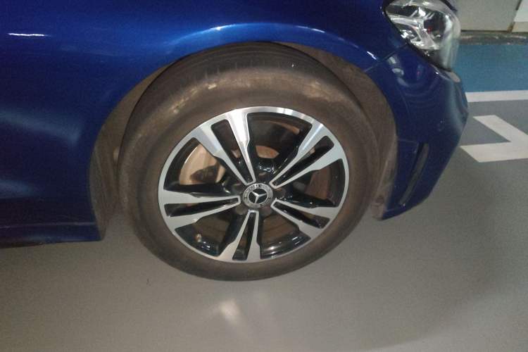 Used Mercedes-Benz C-Class 2020 C 260 Sport Edition Right Front Wheel Hub