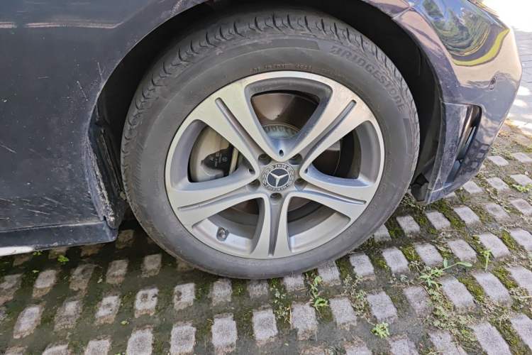 Used Mercedes-Benz C-Class 2020 C 260 L Sport Edition Right Front Wheel Hub