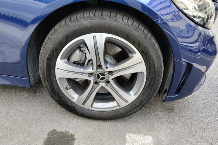 Used Mercedes-Benz C-Class 2020 Restyled C 260 L Sport Edition Right Front Wheel Hub